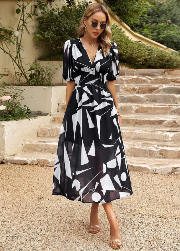 Estella™ | Flatterende Blomster Midi Kjole