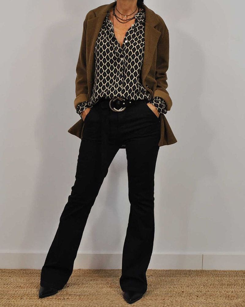 Ursula™ | Avslappet V-hals Midi-Skjorte