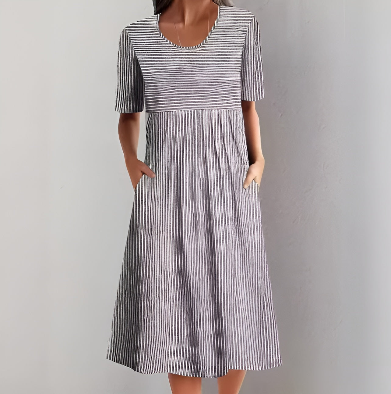 Annika | Elegant Stripete Midikjole med Sjøinspirert Følelse