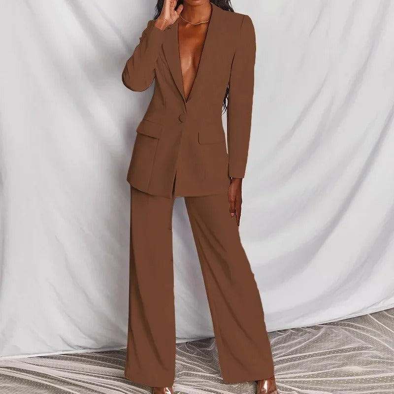 Synnøve™ | FemmeSuit – Skandinavisk eleganse med et fargeboost
